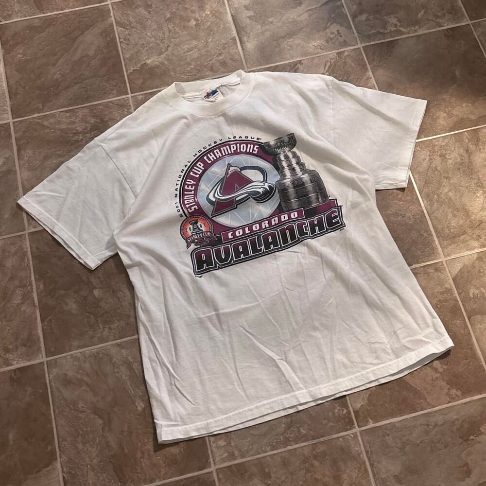 Vtg 2001 Colorado Avalanche Stanley Cup Champions tee, size large, deadstock
